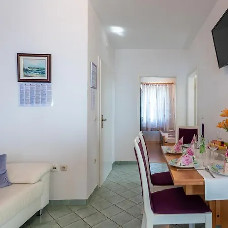 Lucija 4 By Guide Apartman *