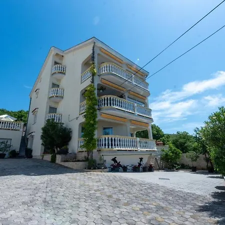 Lucija 4 By Guide Apartment Crikvenica