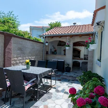 Lucija 4 By Guide Apartment